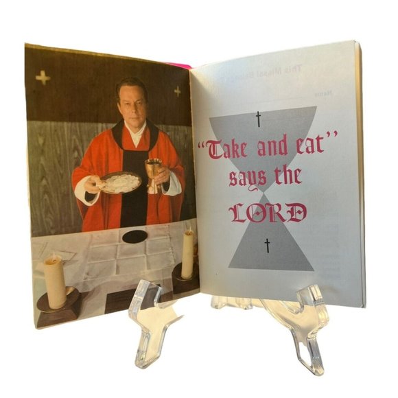 Vintage Blessed Trinity Catholic Missal 1973 Pocket Size Illustrated - Picture 4 of 9